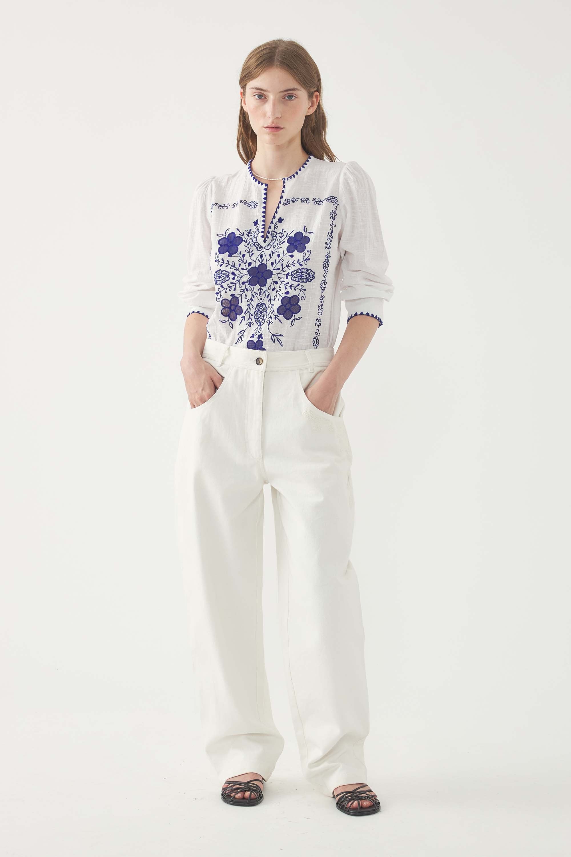 Blusa ricamata Vahani